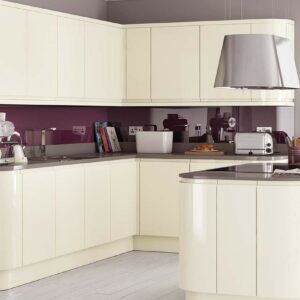 High gloss cream kitchen with handleless kitchen doors