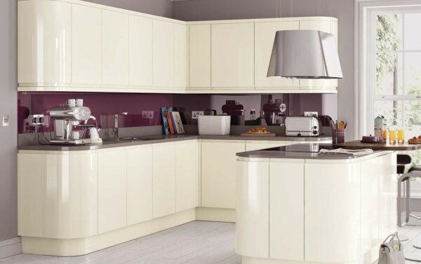 High gloss cream kitchen with handleless kitchen doors