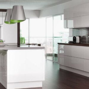 High gloss white kitchen featuring handleless doors