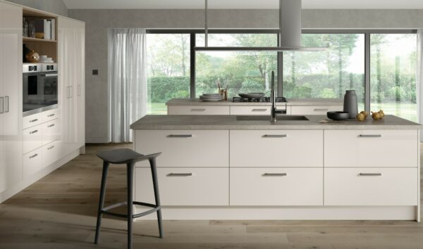 High gloss cashmere kitchen with slab kitchen doors