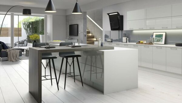 High gloss light grey kitchen